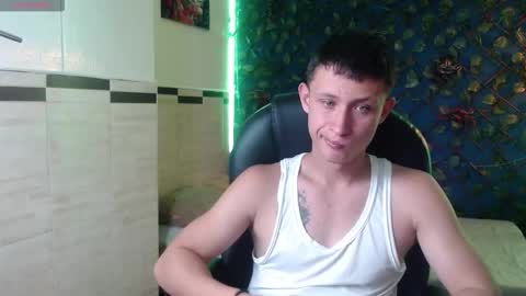 garuo_18 online show from 11-19-25, 03:06