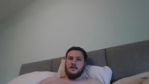 Snapshot of gary92 chatting on 03-05-25, 01:28 Marc online show from 03-05-25, 01:28