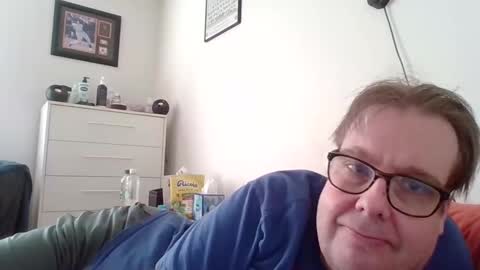 Snapshot of garyg930 chatting on 06-08-26, 10:54 Gary online show from 06-08-26, 10:54