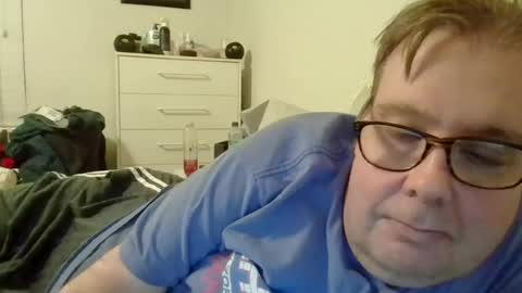Snapshot of garyg930 chatting on 06-26-26, 05:01 Gary online show from 06-26-26, 05:01