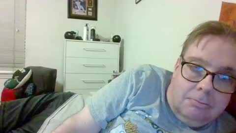 Snapshot of garyg930 chatting on 07-03-26, 01:23 Gary online show from 07-03-26, 01:23