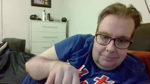 Snapshot of garyg930 chatting on 07-04-26, 03:35 Gary online show from 07-04-26, 03:35