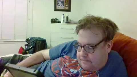 Snapshot of garyg930 chatting on 07-12-26, 12:56 Gary online show from 07-12-26, 12:56