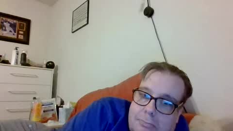 Snapshot of garyg930 chatting on 07-19-26, 12:58 Gary online show from 07-19-26, 12:58
