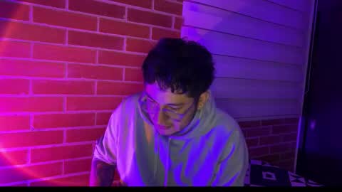 Snapshot of garyy333 chatting on 09-22-25, 04:14 Gary online show from 09-22-25, 04:14