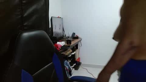 Snapshot of gatika_sexy chatting on 10-04-25, 04:10 katia online show from 10-04-25, 04:10