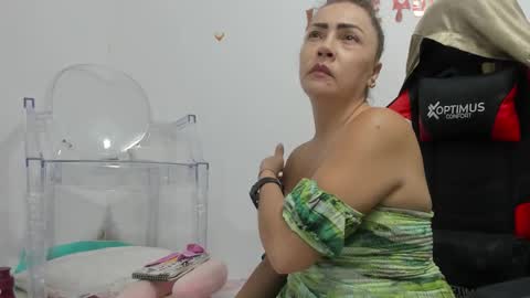 Mfe online show from 09-30-25, 01:43