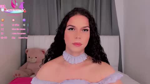 Snapshot of gatitavenecis1 chatting on 12-14-25, 07:18 Vnecis Marn online show from 12-14-25, 07:18