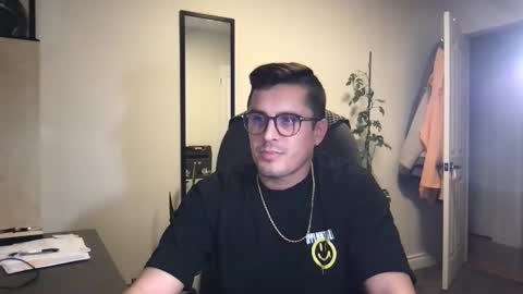 Snapshot of gatmandeep chatting on 01-14-25, 08:52 Aladdin online show from 01-14-25, 08:52