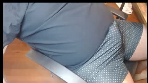 Snapshot of gato27cam chatting on 03-04-25, 01:01 Marco online show from 03-04-25, 01:01