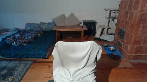 Snapshot of gattaka88 chatting on 06-21-26, 06:10 The Naked Welder online show from 06-21-26, 06:10