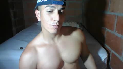 Snapshot of gattitosexy_95 chatting on 09-30-25, 05:01 gattitosexy_95 online show from 09-30-25, 05:01