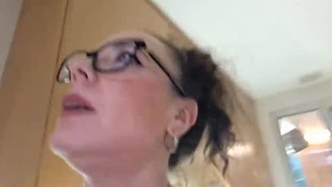 Snapshot of gatubela_45 chatting on 07-10-26, 02:08 Vikinga y Espartano online show from 07-10-26, 02:08