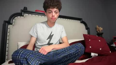 Snapshot of gayboyhtx chatting on 06-14-26, 03:30 Jose online show from 06-14-26, 03:30