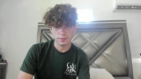 Snapshot of gayndepressed chatting on 09-22-25, 07:16 Trace online show from 09-22-25, 07:16