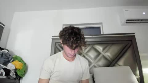 Snapshot of gayndepressed chatting on 10-07-25, 12:30 Trace online show from 10-07-25, 12:30