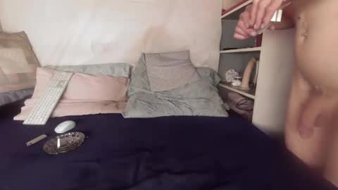 Snapshot of gayrobbin chatting on 09-23-25, 08:23 gayrobbin online show from 09-23-25, 08:23