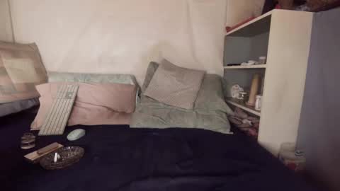 Snapshot of gayrobbin chatting on 10-30-25, 10:27 gayrobbin online show from 10-30-25, 10:27