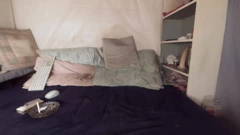 Snapshot of gayrobbin chatting on 11-11-25, 10:37 gayrobbin online show from 11-11-25, 10:37