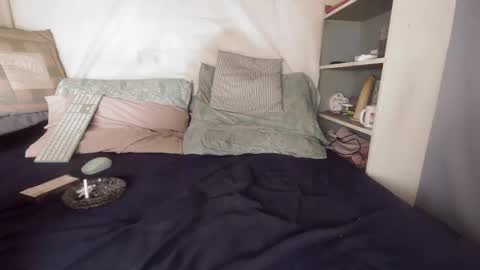 Snapshot of gayrobbin chatting on 11-22-25, 10:25 gayrobbin online show from 11-22-25, 10:25