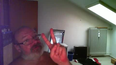 Snapshot of gbstoni chatting on 06-09-26, 01:45 gbstoni online show from 06-09-26, 01:45