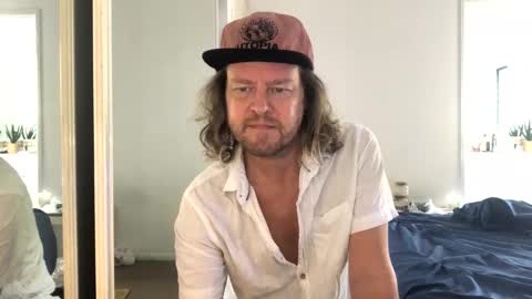 gcsurfer81 online show from 03-26-26, 10:26