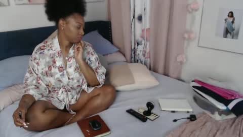 The Empress online show from 10-03-25, 10:01