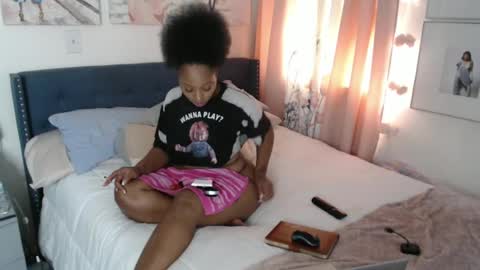 The Empress online show from 10-12-25, 05:12