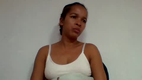 Snapshot of gelmene chatting on 06-12-26, 06:18 gelmene online show from 06-12-26, 06:18