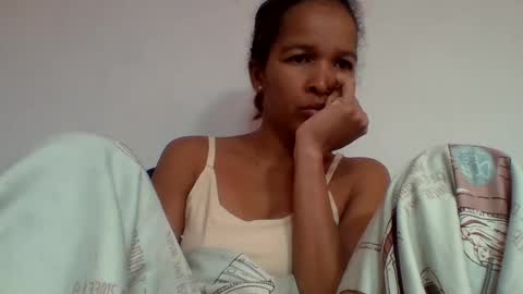 Snapshot of gelmene chatting on 06-25-26, 05:12 gelmene online show from 06-25-26, 05:12