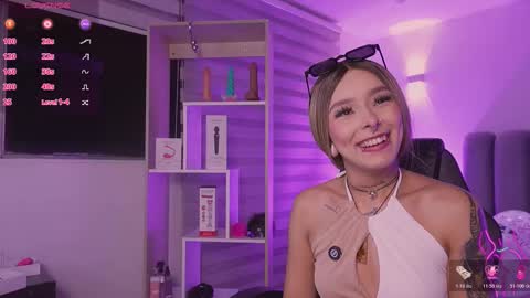 Snapshot of gemarodriguez_ chatting on 12-16-25, 05:01 Gemma online show from 12-16-25, 05:01