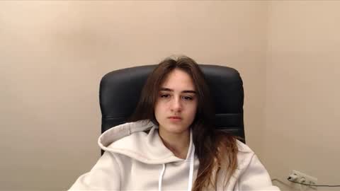 Snapshot of gemma_arterton chatting on 12-18-24, 06:32 Gemma online show from 12-18-24, 06:32