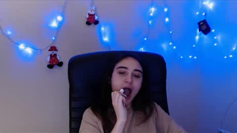 Snapshot of gemma_arterton chatting on 12-27-24, 10:01 Gemma online show from 12-27-24, 10:01