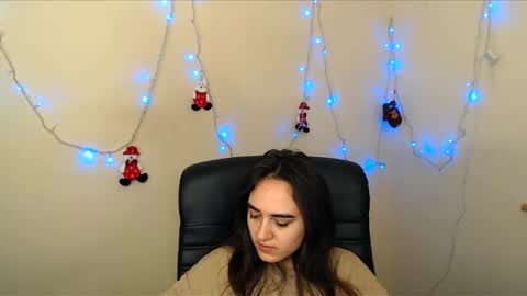 Snapshot of gemma_arterton chatting on 12-28-24, 10:03 Gemma online show from 12-28-24, 10:03