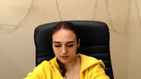 Snapshot of gemma_arterton chatting on 01-24-25, 06:35 Gemma online show from 01-24-25, 06:35