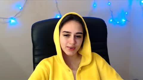 Snapshot of gemma_arterton chatting on 01-25-25, 06:23 Gemma online show from 01-25-25, 06:23