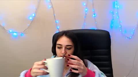 Snapshot of gemma_arterton chatting on 01-26-25, 12:11 Gemma online show from 01-26-25, 12:11