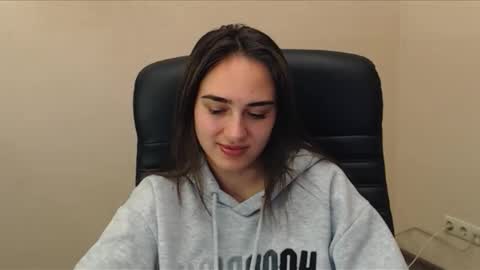 Snapshot of gemma_arterton chatting on 10-15-25, 06:35 Gemma online show from 10-15-25, 06:35