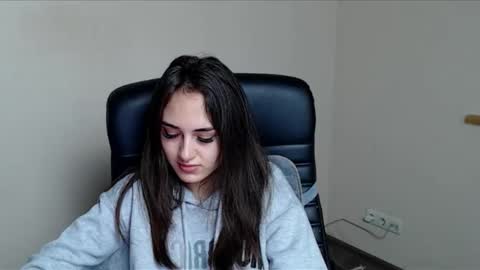 Snapshot of gemma_arterton chatting on 11-21-25, 07:51 Gemma online show from 11-21-25, 07:51