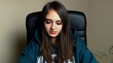 Snapshot of gemma_arterton chatting on 12-15-25, 07:34 Gemma online show from 12-15-25, 07:34