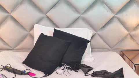 Maria  online show from 09-10-25, 03:06