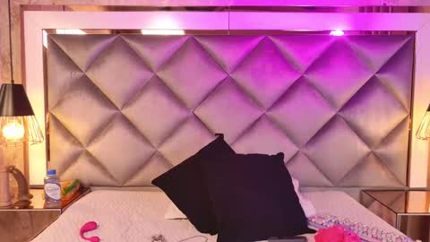 Maria  online show from 09-18-25, 03:19