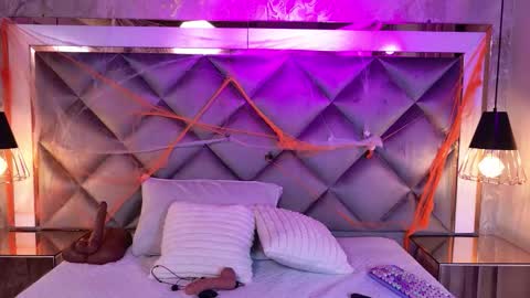 Maria  online show from 10-20-25, 03:07