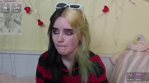 Ilona online show from 10-24-25, 06:15