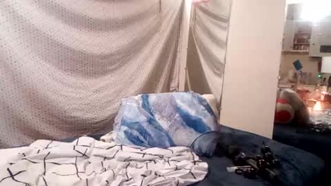 Snapshot of genderpalooza chatting on 01-02-25, 12:35 Lenzy LaCanada online show from 01-02-25, 12:35