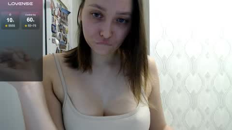 Snapshot of genev__ievee chatting on 04-27-26, 05:44 genev__ievee online show from 04-27-26, 05:44