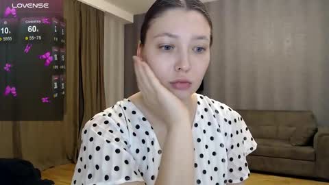 Snapshot of genev__ievee chatting on 06-07-26, 05:06 genev__ievee online show from 06-07-26, 05:06