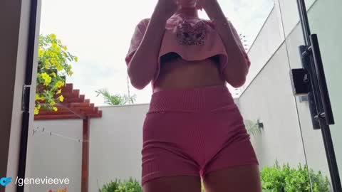Snapshot of genevieeve chatting on 01-02-25, 05:39 Genn online show from 01-02-25, 05:39