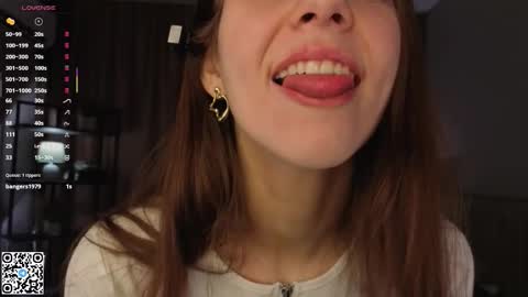 Amely  online show from 11-30-25, 04:05