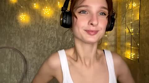 Snapshot of genieflug chatting on 04-16-26, 03:07 Riana online show from 04-16-26, 03:07
